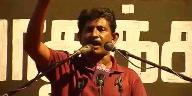 මාධ්‍ය මර්දන පනත ගේද්දී රනිල්ගේ කාලේ උසාවි ගියේ ජවිපෙ! අද ඒ අය ඒ පනතම පාවිච්චි කරලා මාධ්‍යයේ-අපේ කටවල් වහන්න හදනවා! ඒක කවදාවත්ම සිද්ධ වෙන්නේ නෑ! ජවිපෙ නායක රෝහණ විජේවීරගේ ඝාතනය සියැසින් දුටු ජවිපෙ සාමාජික ඉන්ද්‍රානන්ද සිල්වා අධිකරණ භූමියේදී ජනාධිපති අකුරට කියපු දේ! VIDEO I Sri Lanka Latest News