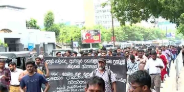 අන්තරේ කොටුව වටලයි! පොලිසිය ලෝටස් පාර වසා දමයි! I Sri Lanka Latest News