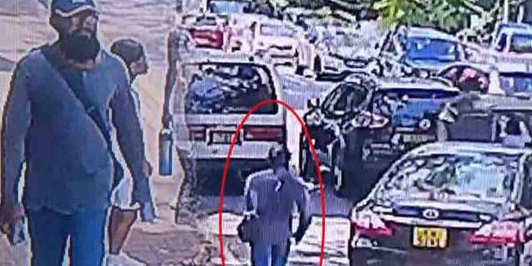 කුරුඳුවත්ත පාසලක් ළඟදී කෝටිපති දැරියක් පැහැරගන්න ගිය ‘බිල්ලා’ අල්ලයි! VIDEO I Sri Lanka Latest News