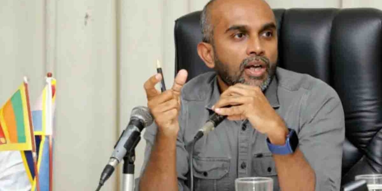මහජනතාව අපහසුතාවයට පත් කරන වෘත්තීය සමිති ක්රියාමාර්ගවලට ඉඩ දෙන්නේ නෑ.. -ඇමැති! මේ ඇහෙන්නේ ජවිපෙ හඬද.. මාලිමාවේ හඬද? VIDEO I Sri Lanka Latest News