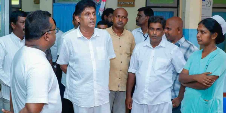 රණසිංහ ප්‍රේමදාස ආරම්භ කළ උදාගම්මානවල අද තත්ත්වය කොහොමද? සජිත් ‘උදාගමින් උදාගමට’ යන්න තීන්දු කරයි! මුලින්ම කඹුරුපිටියෙන් පටන් ගනී! රුහුණුගම රෝහලේ අඩුපාඩුත් සොයා බලයි! VIDEO & PHOTOS I Sri Lanka Latest News