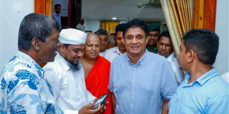 ජනාධිපතිකමයි තුනෙන් දෙකක ආණ්ඩුවයි ගත්තා! දැවැන්ත ව්යාපෘති-ආයෝජන පැත්තකින් තියමු! මේ මාස 7ට මීටර් 10ක පාරක් කැපුවද? එක බෝක්කුවක් හැදුවද? පච කිය කියා කයිවාරු ගැහුවා ඇරෙන්න මොනවද කළේ? VIDEO & PHOTOS I Sri Lanka Latest News