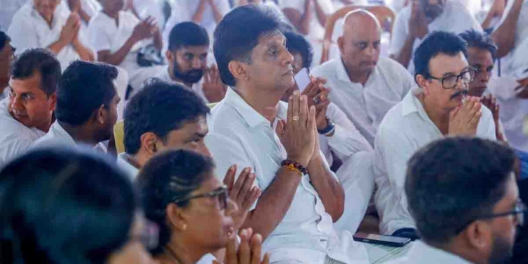 වෙසක් පෝය දවසෙ සජිත් මාලපල්ලේ ශ්‍රී සුදර්ශනාරාමයේ දම් දෙසුමට සවන් දෙයි! VIDEO & PHOTOS I Sri Lanka Latest News