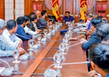 අනුර කලාකරුවන් හමුවෙයි! ප්‍රශ්න ගැන කතාකරයි! PHOTOS I Sri Lanka Latest News