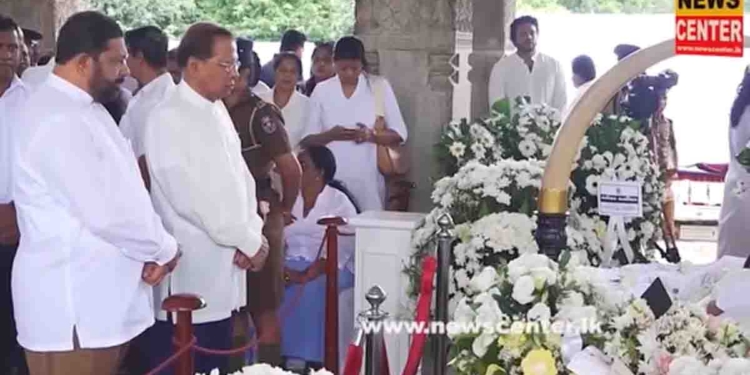 නිළි රැජින අසනීපයෙන් ඉද්දී ජනාධිපති අරමුදලෙන් මුදල් දුන්න එකට මටත් චෝදනා කරනවා! රට වෙනුවෙන් මම මගේ යුතුකම ඉටු කළා! පාර්ලිමේන්තුවේ මුදල් ගත් ලයිස්තු කියවද්දී මාලිමා ආණ්ඩුව මාලනී ෆොන්සේකාගේ නමත් එළියට දැමීම ගැන හිටපු ජනපති මෛත්‍රී කනගාටු වෙයි! VIDEO I Sri Lanka Latest News