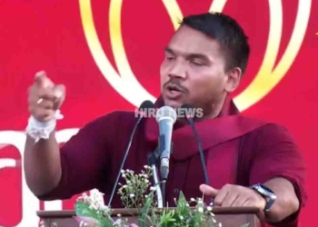‘ජනාධිපතිතුමනි.. අපි ඔයාට බය නෑ! ඔයාගෙ ආණ්ඩුවක් යටතේම මහින්ද රාජපක්ෂව නිදොස් කොට නිදහස් කරගන්නවා! පොහොට්ටුවේ ඉන්නෙ මහින්දගේ මිනිස්සු කියන එක මතක තියාගන්න’! පොහොට්ටු මැයි රැලියේදී තාත්තගේ වගකීම නාමල් කරට ගනී! ආණ්ඩුවට ලොකු අභියෝගයකුත් කරයි! VIDEO I Sri Lanka Latest News