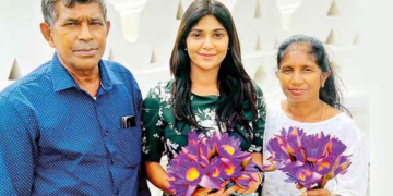 නයෝමිගෙ මල් බිස්නස් එක! Sri Lanka Latest News