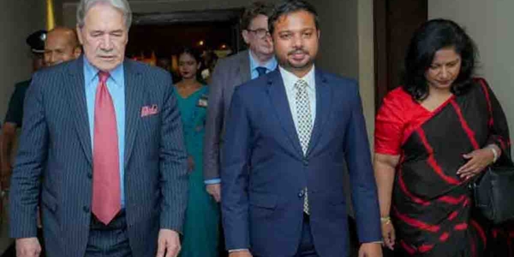 රටවල් කීපයකට යන අතරවාරයේ නවසීලන්ත නියෝජ්‍ය අගමැති වින්ස්ටන් ලංකාවට ආවා! I Sri Lanka Latest News