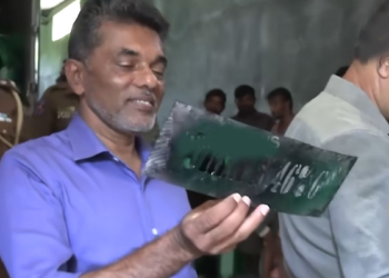 ඡන්ද ප්‍රතිඵල වැඩකරලා වගේ! ඇමතිම ගිහිල්ලා හොර පොහොර ගබඩාවක් වටලයි! VIDEO I Sri Lanka Latest News