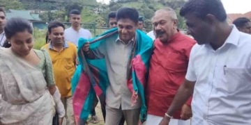 තලවකැලේ සජබ මැයි රැලියේ කිසිම ප්‍රශ්නයක් වුණේ නෑ! වෙලාවට පටන් ගත්තා! වෙලාවට ඉවර වුණා! කම්කරු ජනතාවත් සතුටුයි! සංවිධානය කරපු අපිත් සතුටුයි! සජබ මැයි රැලිය කරපු රාධක්‍රිෂ්ණන් සජබ කුමන්ත්‍රණකාරයන්ට රෙද්ද පල්ලෙන් බේරෙන්නම කියයි! I Sri Lanka Latest News
