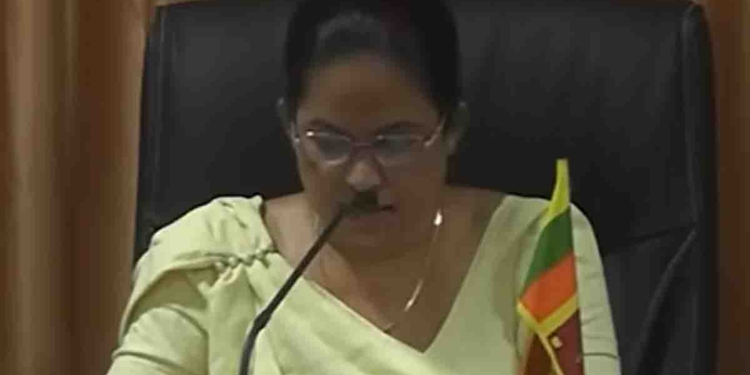 රහස් ඡන්දෙන් කොළඹ නගර සභාව පළමු දවසෙම කෝලම් මඩුවක් වෙද්දී මහනුවර කොමසාරිස්තුමිය කඩුගන්නාවෙදි විවෘත ඡන්දයකට ගිහින් කිසිම සද්ද බද්දයක් නැතිව සභාව පිහිටෙව්වේ මෙහෙමයි! VIDEO I Sri Lanka Latest News