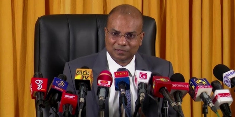 දේශපාලනයයි රාජ්‍ය සේවයයි එක රැයින් හොල්ලපු අල්ලස් කොමිසමේ අලුත් ලොක්කා කතා කරයි! Sri Lanka Latest News