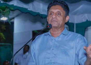 දැන් 9000ක බිල 6000 කළාද? 3000ක බිල 2000 කළාද? කියපු විදිහට 33%කින් ලයිට් බිල අඩු කළාද? 15%කින් වැඩි කරලා ජනවරම පාවා දුන්නා! ජනතාවගේ හඬට ඇහුම්කන් දුන්නේ නෑ! ජනතාව රැවැට්ටුවා! එහෙම පිටින්ම IMF කොන්දේසිවලට යටවෙලා ජනමතයට පයින් ගැහුවා! ආණ්ඩුව අද කරපු වැඩේ ගැන විපක්ෂනායක සජිත්ගෙන් විශේෂ ප්‍රකාශයක්! VIDEO I Sri Lanka Latest News