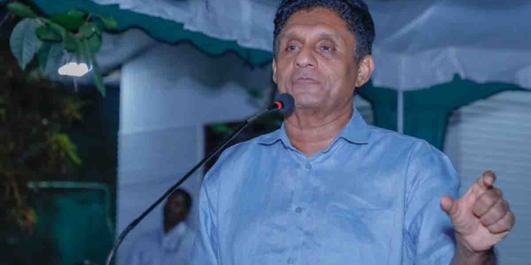 දැන් 9000ක බිල 6000 කළාද? 3000ක බිල 2000 කළාද? කියපු විදිහට 33%කින් ලයිට් බිල අඩු කළාද? 15%කින් වැඩි කරලා ජනවරම පාවා දුන්නා! ජනතාවගේ හඬට ඇහුම්කන් දුන්නේ නෑ! ජනතාව රැවැට්ටුවා! එහෙම පිටින්ම IMF කොන්දේසිවලට යටවෙලා ජනමතයට පයින් ගැහුවා! ආණ්ඩුව අද කරපු වැඩේ ගැන විපක්ෂනායක සජිත්ගෙන් විශේෂ ප්රකාශයක්! VIDEO I Sri Lanka Latest News