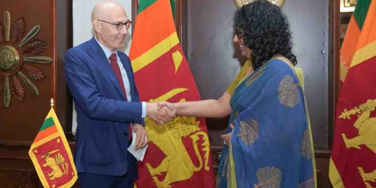 කැනඩා යන්න කලින් හරිනි ජිනීවා මහකොමසාරිස් ටර්ක්වත් හම්බවෙලාම ගිහින්! ටර්ක් අද විජිතව හමුවෙනවා! VIDEO I Sri Lanka Latest News