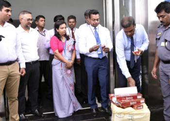 මිලියන 473ක හොර සිගරට් තොගයක් රේගු භාරයට ගනී! PHOTOS I Sri Lanka Latest News