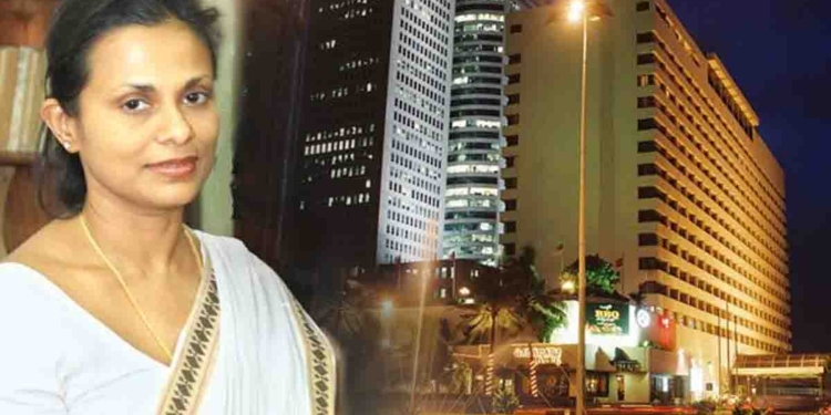 17,500ක් වටිනා ශල්‍ය ද්‍රව්‍ය එළියෙ දන්නා කියන පෞද්ගලික ආයතනයකින් 250,000කට ගන්න කියලා! ජයවර්ධනපුර රෝහලේ විශේෂඥ ශල්‍ය වෛද්‍ය මහේෂි විජේරත්න රිමාන්ඩ්! දුමින්ද සිල්වාට වෛද්‍ය සහතික දීලා තියෙන්නෙත් මේ වෛද්‍යවරියමයි! I Sri Lanka Latest News