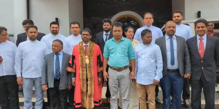 76 වසරක් එන එන ආණ්ඩු එක්ක ජැක් ගහපු තොණ්ඩමන්ලා එක්ක ජැක් එක ගහපු මාලිමාව නුවරඑළිය බලය අල්ලා ගනී! එකට ෆොටෝත් ගනී! VIDEO I Sri Lanka Latest News