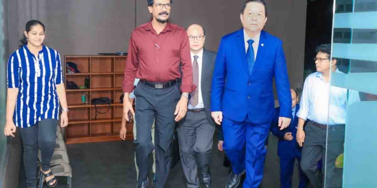 ටිල්වින් බිමල් එක්ක ඊයේ හමුවුණ මේ කණ්ඩායම කව්ද? PHOTOS I Sri Lanka Latest News