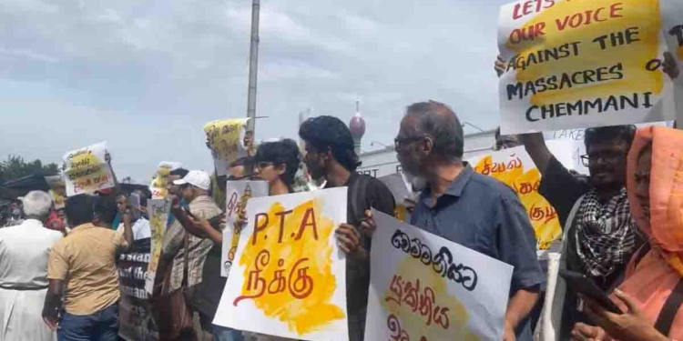 උතුරේ චෙම්මනි සමූහ මිනීවළේ ඝාතකයන්ට එරෙහිව කොටුවේ විරෝධතාවක්! I VIDEO I Sri Lanka Latest News
