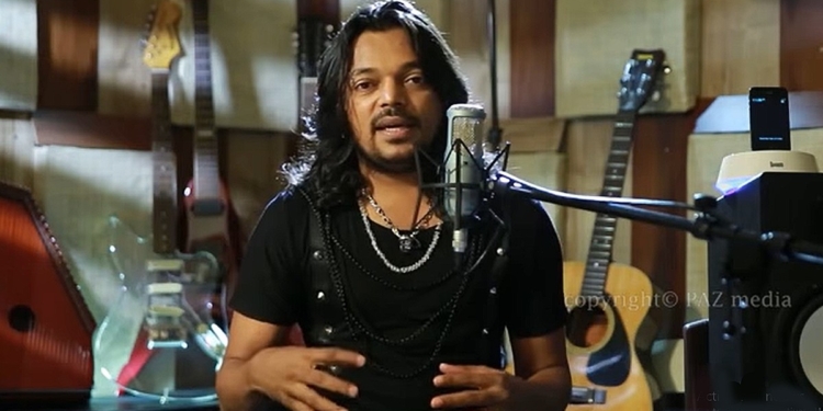 ලංකාවේ ශාස්ත්‍රීය සංගීතයක් නෑ! එක ශාස්ත්‍රීය ගීතයක් නෑ! ආ… ආ… කියලා ඇද්දට ශාස්ත්‍රීය වෙන්නේ නෑ! ඉන්දියාවේ ගිහින් ශාස්ත්‍රිය සංගීතය හදාරපු තරුණ පරපුරේ සංගීතඥ හේෂාන් ගමගේ කියන මේ ශාස්ත්‍රීය කතාව අහන්න! VIDEOI Sri Lanka Latest News