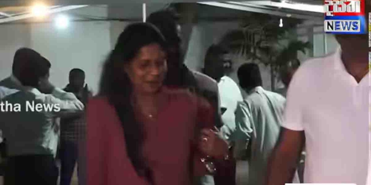 ව්‍යාපාරිකයන් පිරිසක් මහරෑ සජිත් හමුවෙන්න විපක්ෂනායක කාර්යාලයට ඇවිත් කතා කළේ මොනවාද? අනුරට චෝදනාවක්? I Sri Lanka Latest News