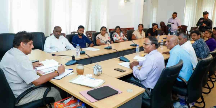 රත්නපුර හයිවේ එක හදන එක හොඳයි! හැබැයි මිනිස්සුන්ට ප්‍රශ්න ගොඩක් තියෙනවා! අගතියට පත්වූවන් සජිත්ව හම්බවෙන්න විපක්ෂනායක කාර්යාලයට ඇවිත්! VIDEO I Sri Lanka Latest News