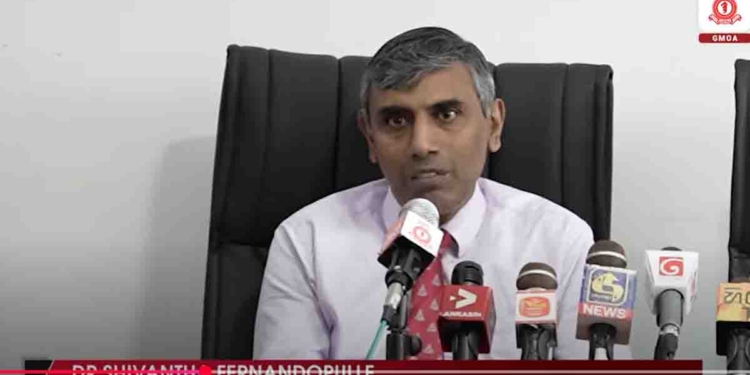 අවශ්‍ය සමහර උපකරණ නෑ! රෝහල්වල යම් යම් ශල්‍යකර්ම සිදුකරන්නේ නෑ! වෙනදා නම් සමහර උපකරණ රෝගීන්ට ගේන්න කියනවා! දැන් ඒ අවදානම ගන්න ශල්‍ය වෛද්‍යවරු කැමැති නෑ! රෝගී ජීවිත අනතුරේ වැටිලා තියෙන හැටි ගැන විකලාංග ශල්‍ය වෛද්‍ය ප්‍රනාන්දුපුල්ලේගෙන් විශේෂ අනාවරණයක්! බලධාරීන්ගෙන් ආරක්ෂාවක් ඉල්ලයි! VIDEO I Sri Lanka Latest News