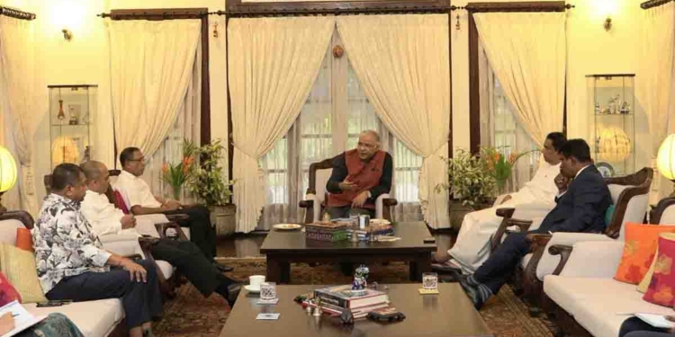 සජබ මන්ත්‍රී කණ්ඩායමක් හදිසියේම ගිහින් ඉන්දීය මහකොමසාරිස්වරයා එක්ක කතා කළේ මොනවද? PHOTOS I Sri Lanka Latest News