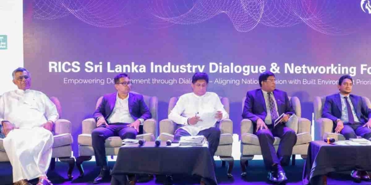 ආණ්ඩුවේ මැතිඇමැතිවරු-විපක්ෂයේ මන්ත්‍රීවරු එක්ක විපක්ෂනායක සජිත් එකම වේදිකාවකට එයි! ළඟ ළඟ එන තවත් අර්බූදයක් ගැන සජිත් කල්තියා තවත් අනතුරු ඇඟවීමක් කරයි! VIDEO & PHOTOS I Sri Lanka Latest News