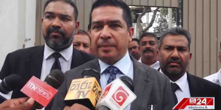 ටොයොටා කොම්පැනියෙන් ගෙනාපු ලෑන්ඩ් කෲෂර් එක මම අධිකරණයට ඉදිරිපත් කළා! අනීතික දෙයක් නෑ කියලා අධිකරණය වාහනය නිදහස් කළා! දැන් CID එක ආපහු උසාවියට කියනවා වාහනේ වහළෙ රෙපෙයාර් කරලා කියලා! අද CIDය ආණ්ඩුවේ කුස්සිය බවට පත්කරගෙන දේශපාලන දඩයමක් පටන් අරන්! සුජීව උසාවියේදී කට අරී! VIDEO I Sri Lanka Latest News