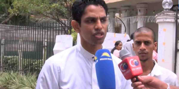 මෙන්න එළියට ඇවිල්ලා ආණ්ඩුව පෙරළන එක්කෙනා! VIDEO I Sri Lanka Latest News