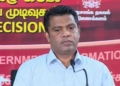 කැබිනට් මාධ්ය හමුවේදී මාධ්යවේදීන් කන්ටේනර් 323 එළියට අදී! මීට පෙරත් අවස්ථා 14කදී බහාලුම් දහසකට වඩා පරීක්ෂා නොකර එළියට දාලා! ඇමැති නලින්ද ඉතිහාසයත් මතක් කරලාම උත්තර දෙයි! VIDEO I Sri Lanka Latest News