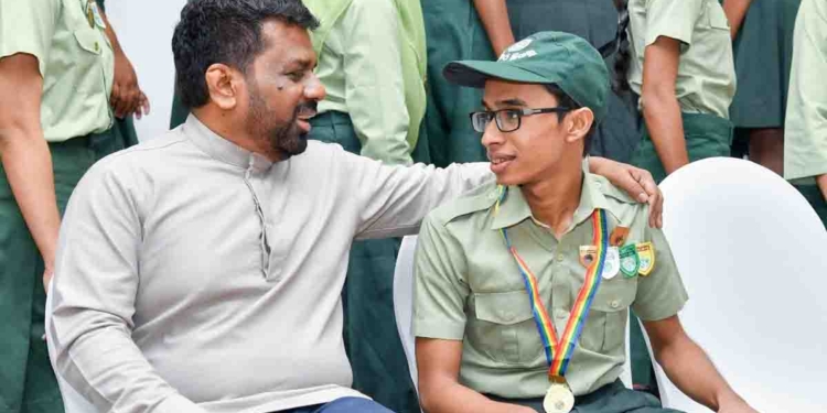 පුංචි පරිසර නියමුවන්ට අනුරගෙන් ලොකු තෑග්ගක්! PHOTOS I Sri Lanka Latest News