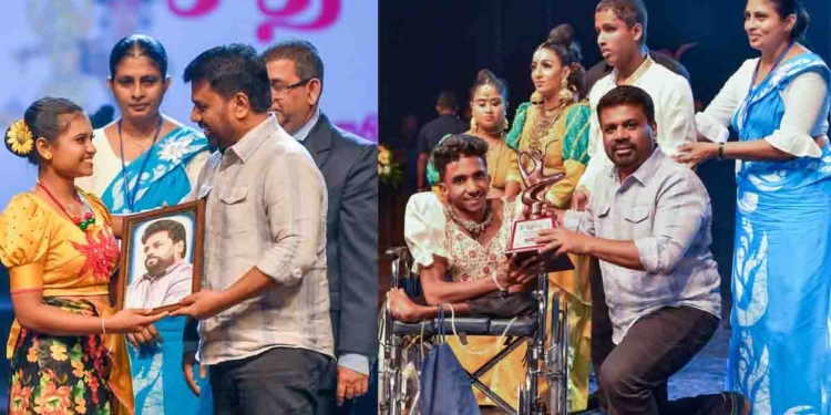 දරුවන් ඉදිරියේ ජනපති අනුර දණ නමයි! බලන්න ඒ වීඩියෝ එකේ අහිංසක දරුවන්ගේ ආදරය..! PHOTOS & VIDEO I Sri Lanka Latest News