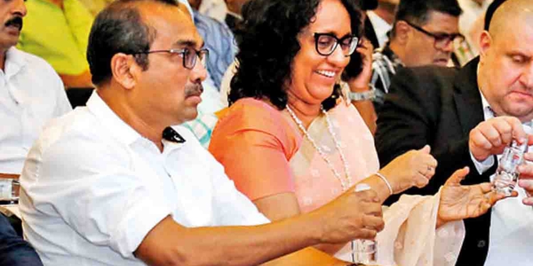 ‘අපි ෆුල් ෆිට්! ෆුල් ලව්..!’ හරිනි ගැන බිමල් දැන් කියන කතාව! VIDEO I Sri Lanka Latest News