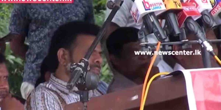 සොයිසා පුරට 155 CTB බස් එකක් දාලා ලක්මාලි හේමචන්ද්‍ර රතිඤ්ඤා පත්තු කරලා.. පපරේ ගහලා.. මල්මාලා දාලා ඩෙඟා නැටුවා! නියෝජ්‍ය ඇමැති නාමල් කරුණාරත්නත් සොරොව්වක් සුුුුද්ද කරලා රතිඤ්ඤා ගහලා.. බෑන්ඩ් ගහලා.. නැටුම් නටලා.. ඒ වගේම වැඩක් කරනවා! හරි ලස්සනයි! VIDEO I Sri Lanka Latest News