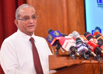 පෝර්ට් සිටිය මම අවලංගු කළා! වන්දි ගෙව්වා! ආපහු මමම අනුමැතිය දුන්නා! මේක කරන්න බෑ කිව්වාම මාව මාරුකළා! මෛත්‍රීගේ කාලේ වෙච්ච දේශපාලන බලපෑම් ගැන ජනපති ලේකම් උදය පළමු වරට කතා කරයි! Sri Lanka Latest News