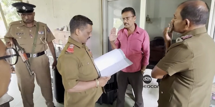 කෝටි ගාණක වරිපනම් නොගෙවූ කඩ සීල් තියන්න ප්‍රාදේශීය සභාව තීන්දු කරයි! කඩ හිමියෙක් ගේම ඉල්ලුවත් කඩ පෝලිමකට සීල් තියයි! VIDEO I Sri Lanka Latest News