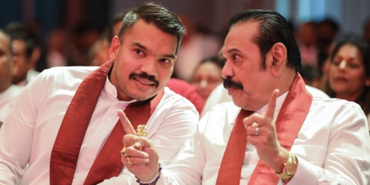 ගැසට් එක ගැහුවා! මහින්ද ගෙදරින් එළියට බහියිද? නාමල් කියන විදිහට නම් ගැසට් ගැහුවට මහින්ද යන්නෙ නෑ වගේ! Sri Lanka Latest News