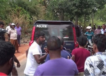 මුවා මැරුව සයිමන්ලා! දැං ඉන්නෙ මාටින්ලා! මොකක් ද මේ පොලිස් කෝලම?  Sri Lanka Latest News