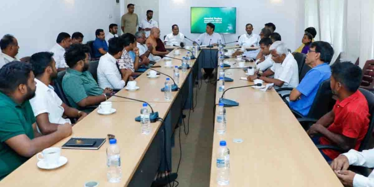 එකතු වෙනවා නම් එකතු වෙන්න ඕන කොහොමද? මෙන්න සජිත් එකතු වෙන විදිහ-එකතු වෙන්නෙ කාගෙත් එක්කද කියලා සිවිල් සංවිධාන නායකයන්ට කියනවා! VIDEO & PHOTOS I Sri Lanka Latest News