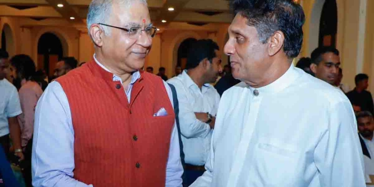 ඉන්දීය මහකොමසාරිස්වරයාගෙන් විපක්ෂනායක ඇතුළු පක්ෂ නායකයන්ට විශේෂ ආරාධනාවක්! මෙන්න කතාකරපු දේවල්! VIDEO & PHOTOS I Sri Lanka Latest News