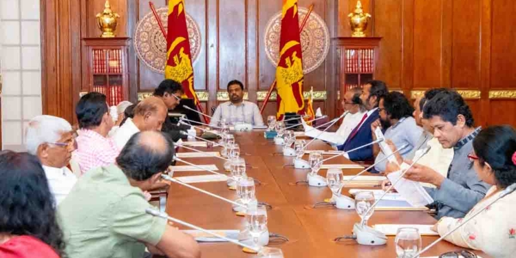 ගායක ගායිකා සංගමය ගිහින් අනුර හමුවෙයි! ගීතයේ අයිතිය ගායක ගායිකාවන්ටත් ඉල්ලයි! PHOTOS I Sri Lanka Latest News