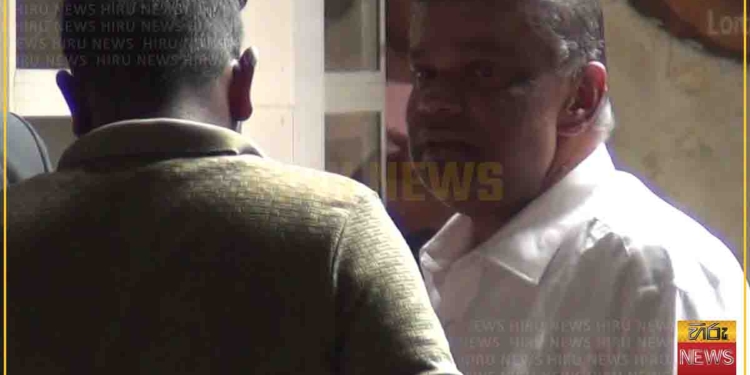 වෙන නමකින් ගිණුම් 3ක් විවෘත කරලා! පාතාලයන්ගෙන් කුඩ්ඩන්ගෙන් මාස 8කදී එක්කෝටි හතළිස් ලක්ෂයක් ගිණුමට වැටිලා! ස්පාවලිනුත් සල්ලි අරන්! පිටරටිනුත් සල්ලි ඇවිත්! ආරක්ෂක නිලධාරියා සියවතාවකට වඩා සල්ලි දාලා! පොලිස් බිරිය සියල්ල හෙළිකරයි! අල්ලස් කොමිසමෙන් ඇල්ලූ SSP සතීෂ් ගැන උසාවියේදී කියවුණු කතා!  I Sri Lanka Latest News
