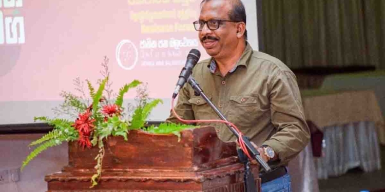 ක්‍රීඩා ඇමැති පත නයෙක් අරී! VIDEO I Sri Lanka Latest News