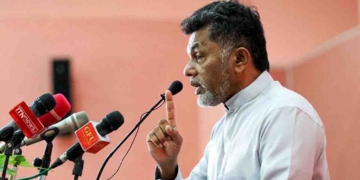 මගෙ දෙයියෝ..! මෙහෙම ඇමැති කෙනෙකුට ප්‍රසිද්ධියේ බොරු කියන්න පුළුවන්ද මිනිස්සුන්ට..! VIDEO I Sri Lanka Latest News