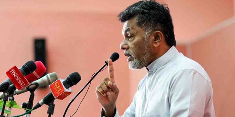 මගෙ දෙයියෝ..! මෙහෙම ඇමැති කෙනෙකුට ප්‍රසිද්ධියේ බොරු කියන්න පුළුවන්ද මිනිස්සුන්ට..! VIDEO I Sri Lanka Latest News