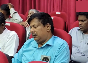 අධ්‍යාපන ප්‍රතිසංස්කරණ ගැන අගමැතිනිය දේශනයක් කරනවා! නිලධාරීන් ටික හොඳට නිදාගන්නවා! වැඩේ හොඳටම යනවා! VIDEO I Sri Lanka Latest News