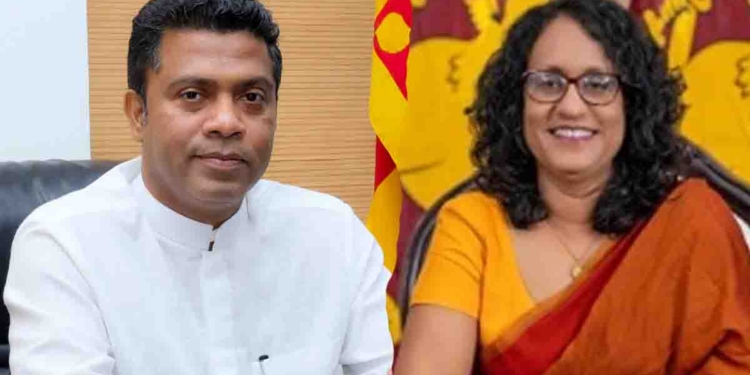 අගමැති හරිනිට නලින්දගෙනුත් ප්‍රහාරයක්? හරිනි කිව්වා චිචීගේ රොකට් එකට ආණ්ඩුවේ සල්ලි වියදම් කරලා නෑ.. ආදායමකුත් රටට ඇවිත් කියලා! ඇමැති වසන්ත කිව්වා අගමැතිතුමිය කියපු කතාව වැරදියි කියලා! දැන් ඇමැති නලින්දත් අගමැතිතුමියගේ කතාව වැරදියි වගේ එකක් කියනවා! VIDEO I Sri Lanka Latest News